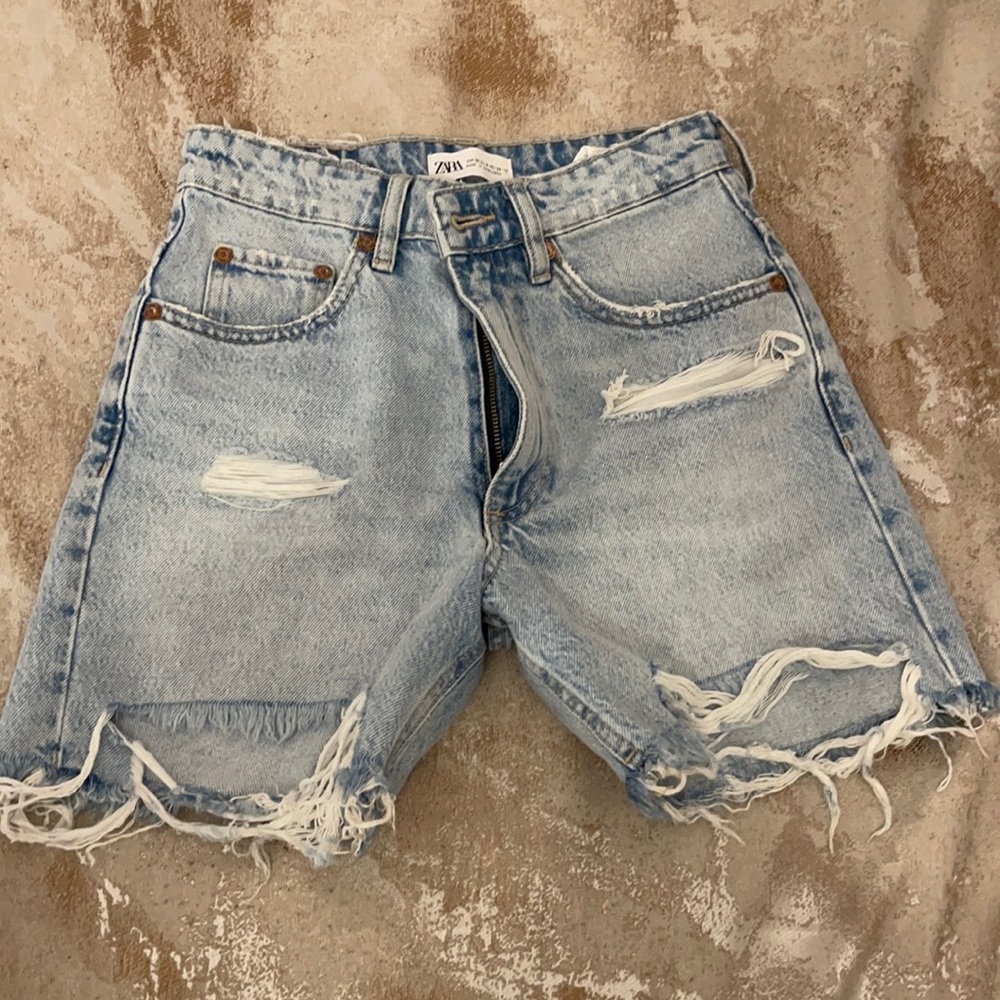 Zara Relaxed Ripped Mid Rise Shorts - Picture 2 of 4